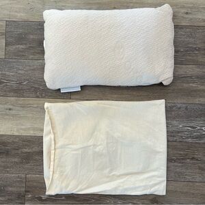 Avocado Organic Toddler Pillow with Organic Waterproof Pillow Protector